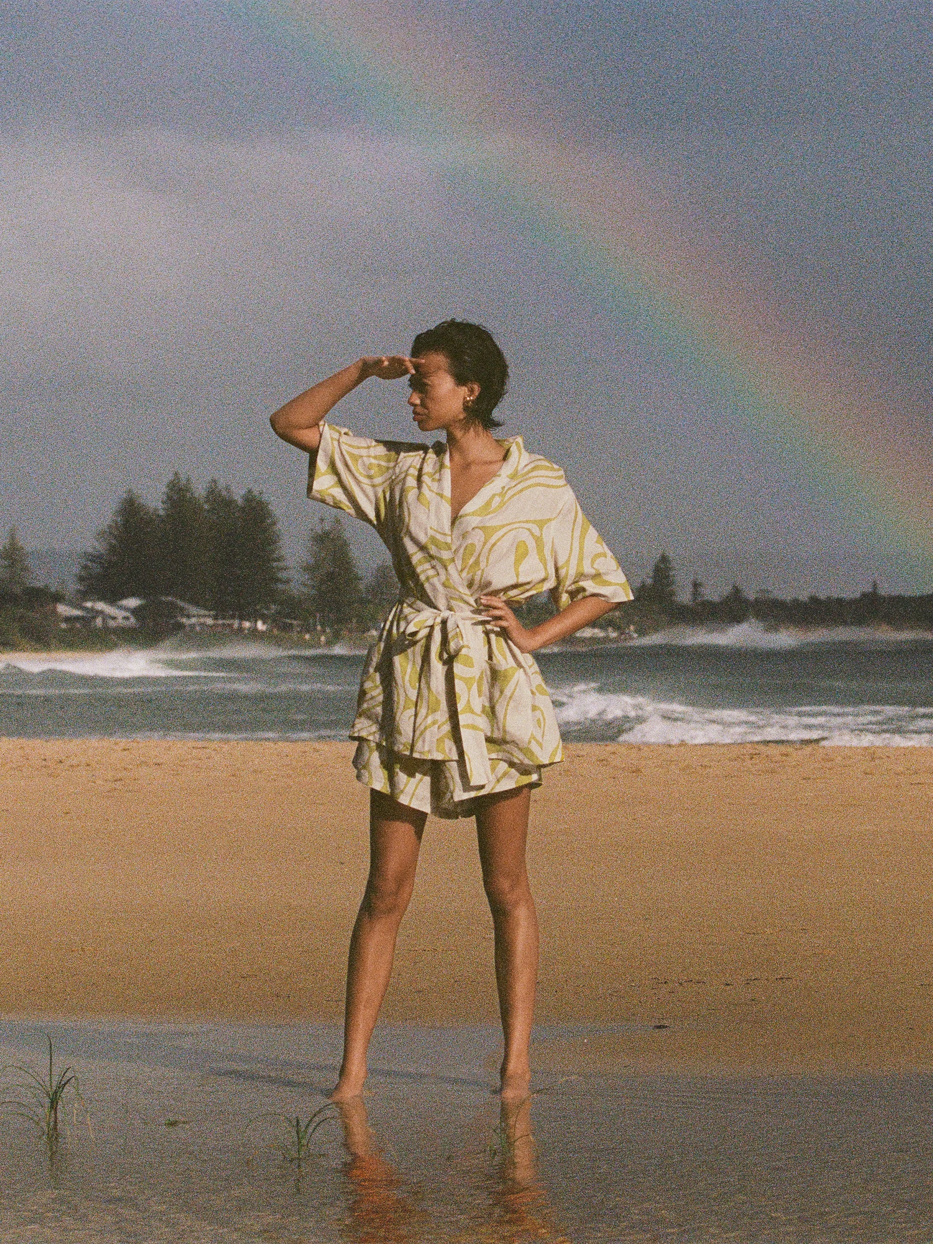 Abbey Short | Silhouette - Image 6